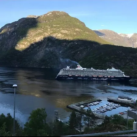 Dalen * סטראנדה